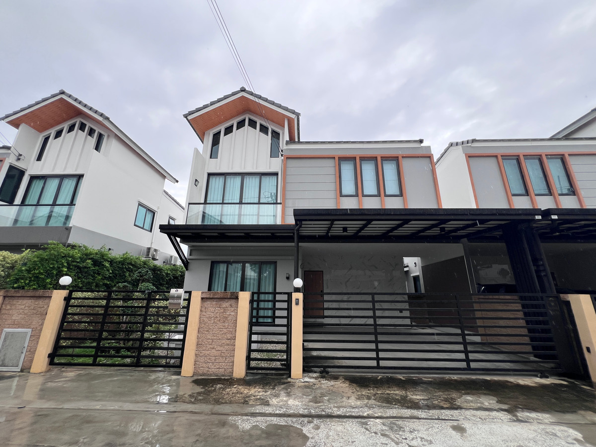 For SalePathum Thani,Rangsit, Thammasat : Semi-detached house for sale 🚩Prime Square Rangsit Khlong Song 2🏠173 sq m., beautiful built-ins, ready to move in.