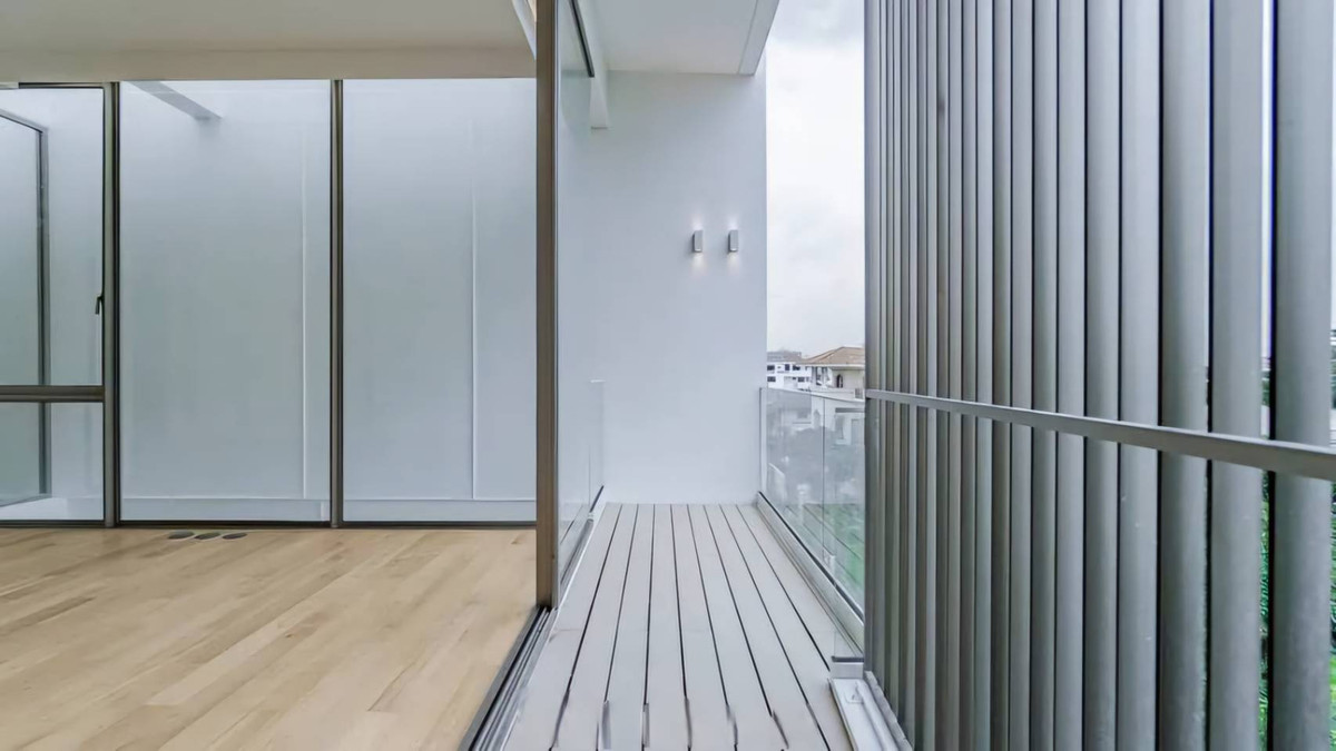 For SaleHome OfficeLadprao, Central Ladprao : New home office for sale, 4 floors, luxury house in the heart of Ratchada-Lat Phrao. Beautiful with elevator 62 sq m near MRT Lat Phrao Phawana LUXE35