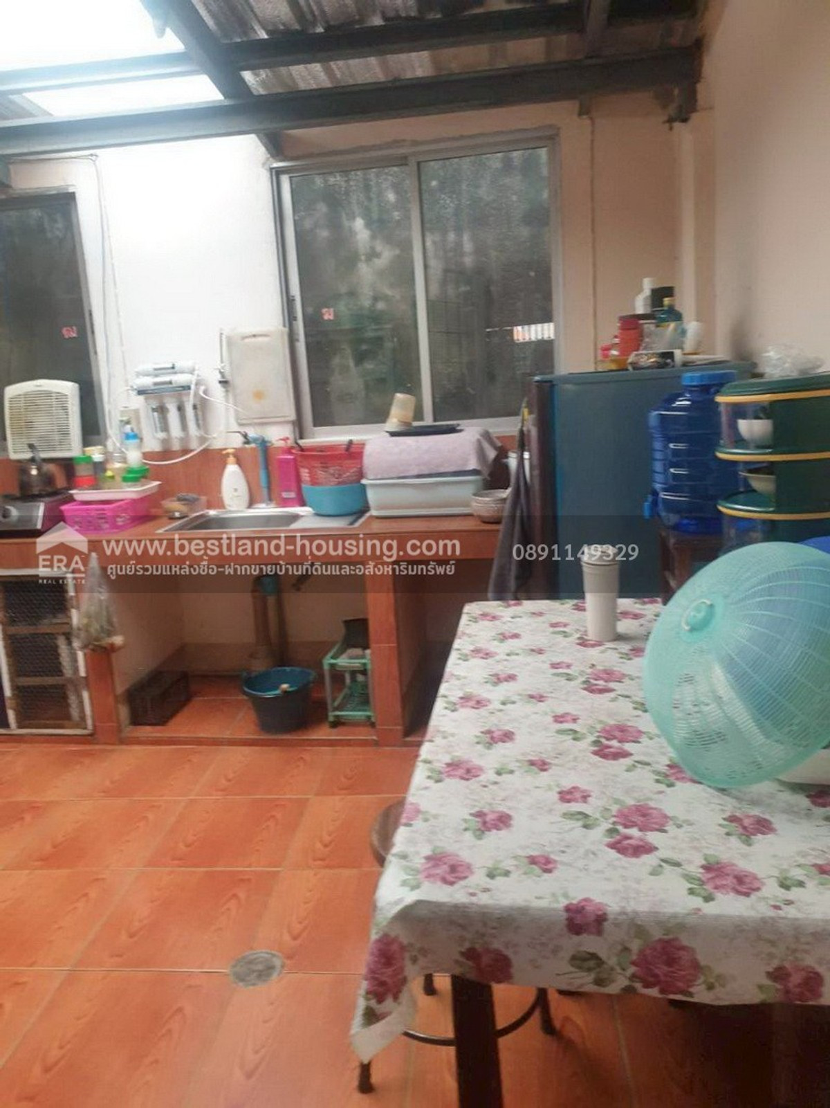 ขายด่วน! ตึกแถว 4 ชั้น ย่านเอกมัย แยก 1 — ผู้เช่าเต็ม พร้อมรับรายได้ทันที Loading...