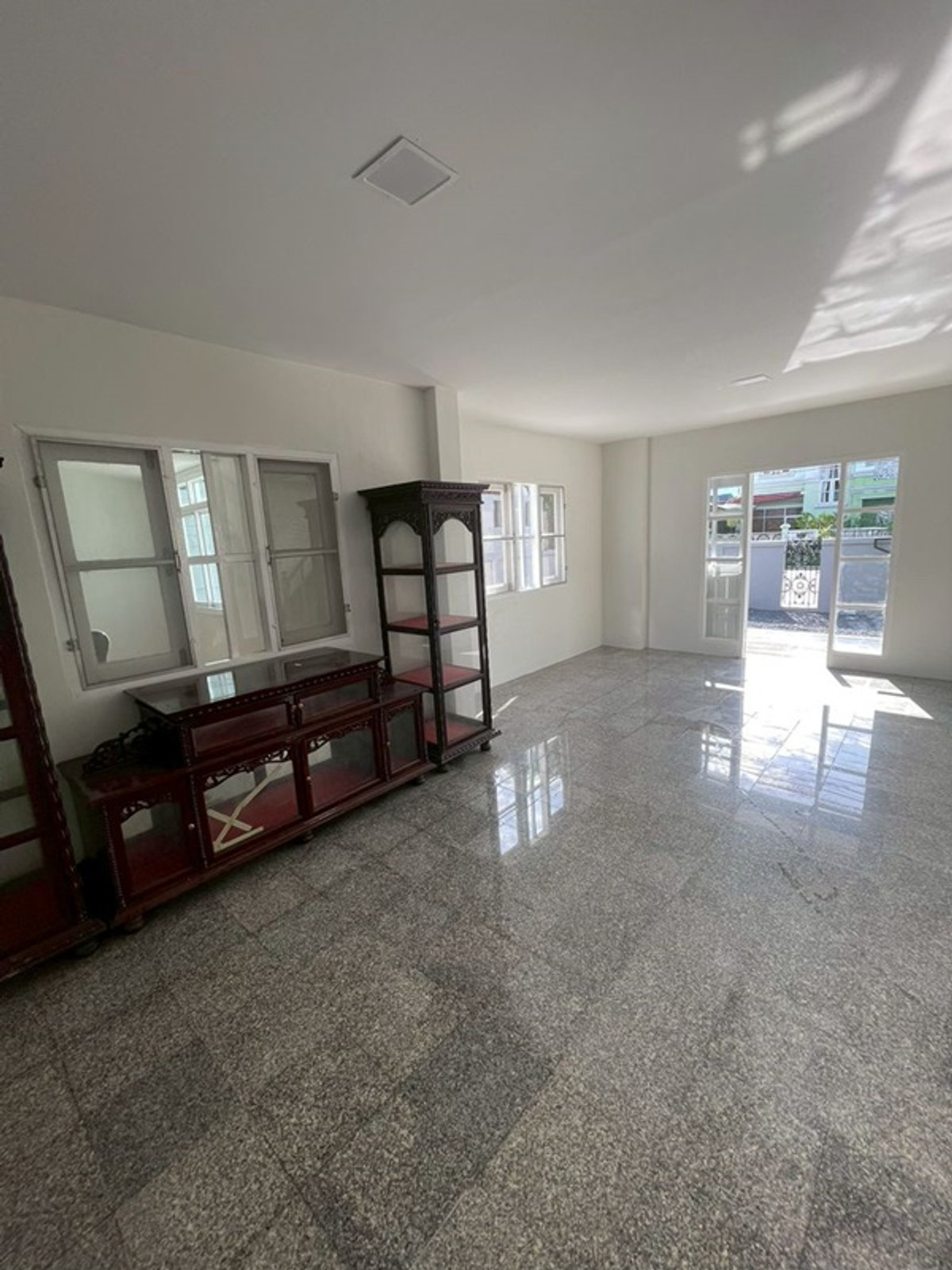 Single house for sale, Nong Chok, Mitmaitri Road. Loading...