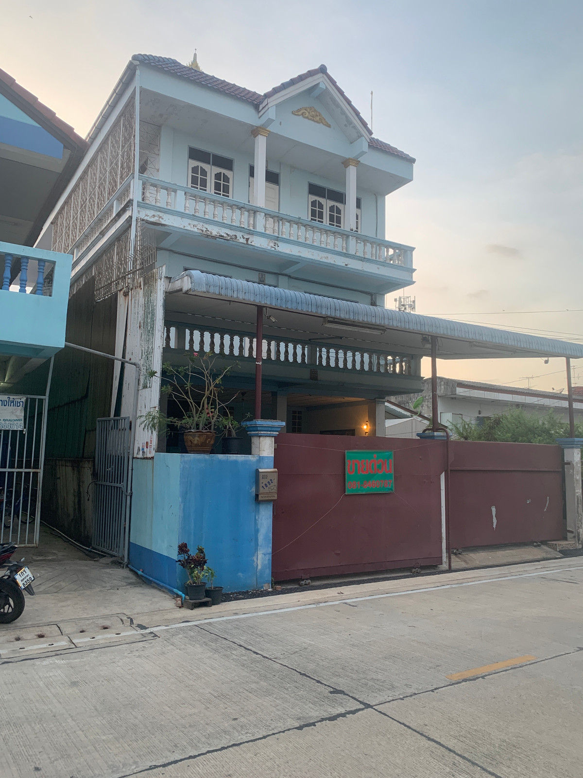 For SaleHome OfficeMahachai Samut Sakhon : Urgent sale, home office, prime location. At a price you can reach, very cheap. This price cannot be found in this area.
