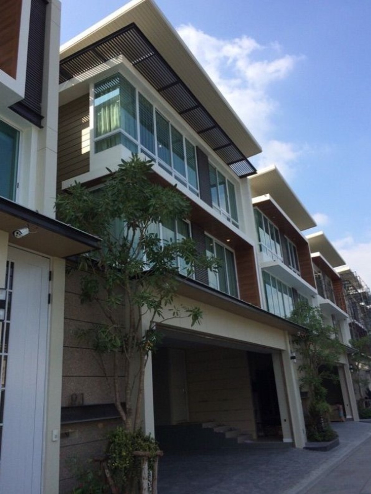 For RentHouseSapankwai,Jatujak : Nice house good location near bts saphan khwai i-nine phaholyothin