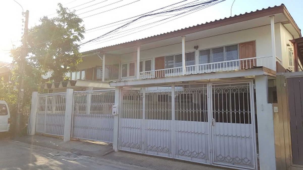 ให้เช่าโฮมออฟฟิศสะพานควาย จตุจักร : โฮมออฟฟิศ 2 ชั้น รีโนเวทใหม่ ให้เช่า ย่านจตุจักร-สะพานควาย ใกล้กรมการขนส่งทางบก เพียง 500 เมตร