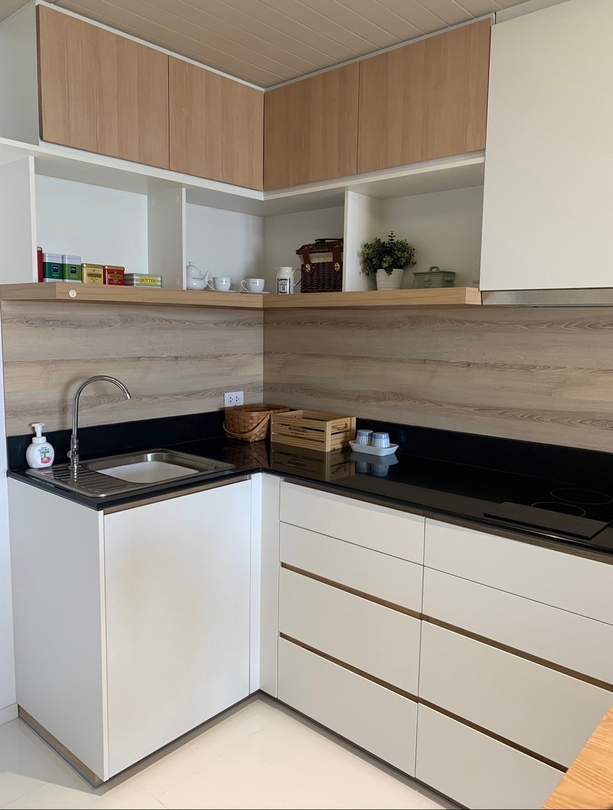 คอนโดสยาม จุฬา สามย่าน : เช่า/ขาย : คอนโด Triple Y Residence★ข้างล่างเป็น สามย่านมิตรทาวน์ ห้าง ร้านอาหาร ซุปเปอร์ 7/11 เปิด 24 ชม ★ติดสาธิตจุฬา ติดคณะนิติ ★ตลาดสามย่าน