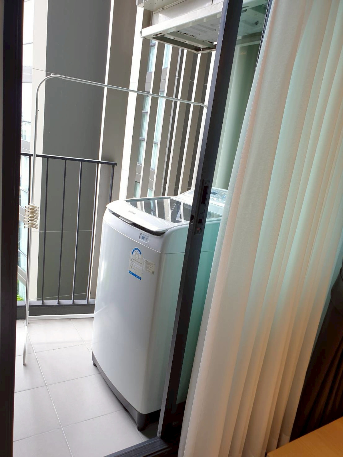 “Rhythm Ekkamai 💫 คอนโดหรู ใจกลางสุขุมวิท ใกล้ BTS เอกมัย แต่งครบ วิวเมือง พร้อมอยู่ทันที 🏙✨” Loading...