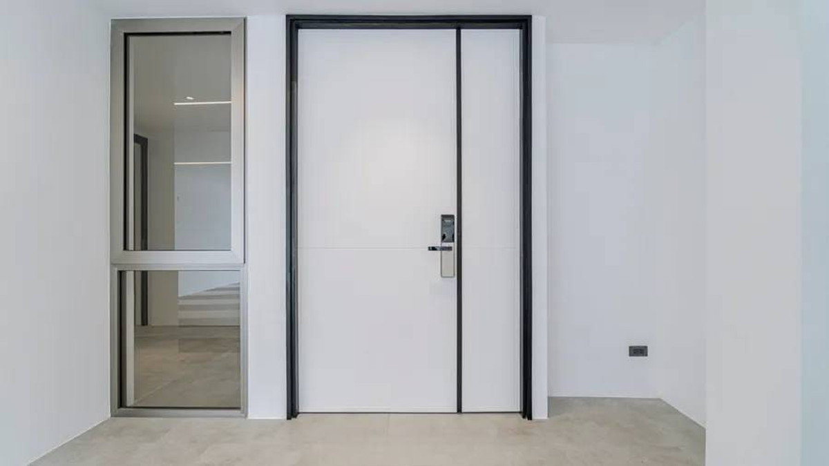 For SaleHome OfficeLadprao, Central Ladprao : New home office for sale, 4 floors, luxury house in the heart of Ratchada-Lat Phrao. Beautiful with elevator 62 sq m near MRT Lat Phrao Phawana LUXE35