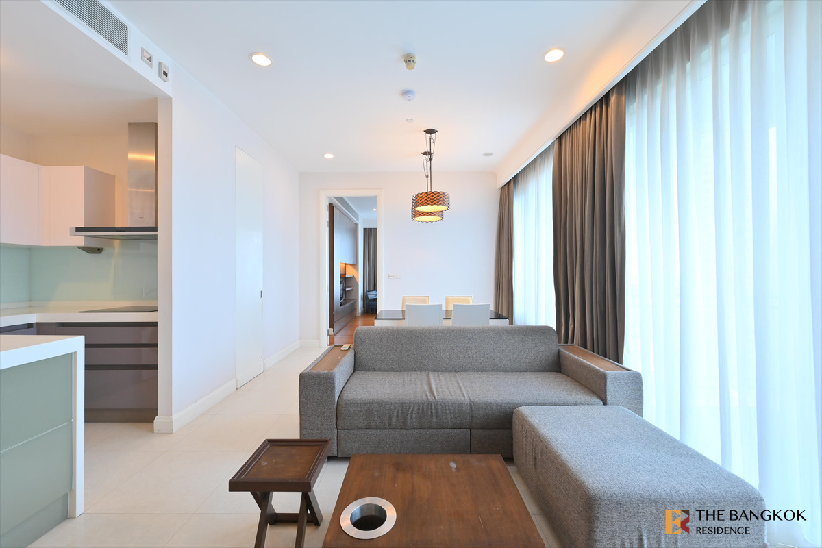 Q Langsuan by Jubjib Loading...