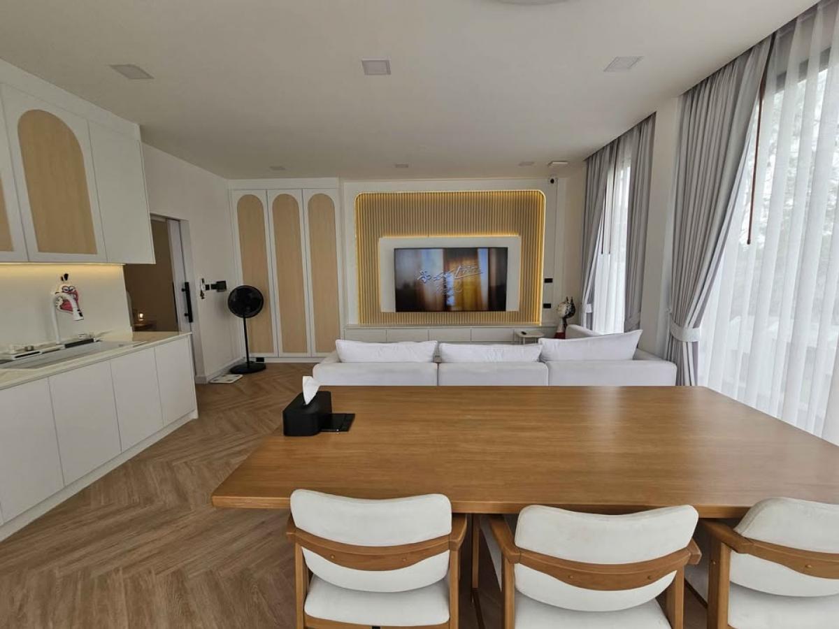 For RentHouseMin Buri, Romklao : Big room, 4 bedrooms, 6 bathrooms, Nakarin Garden Village, ready to move in. Rent comfortably for 85,000 baht/month or own it today!