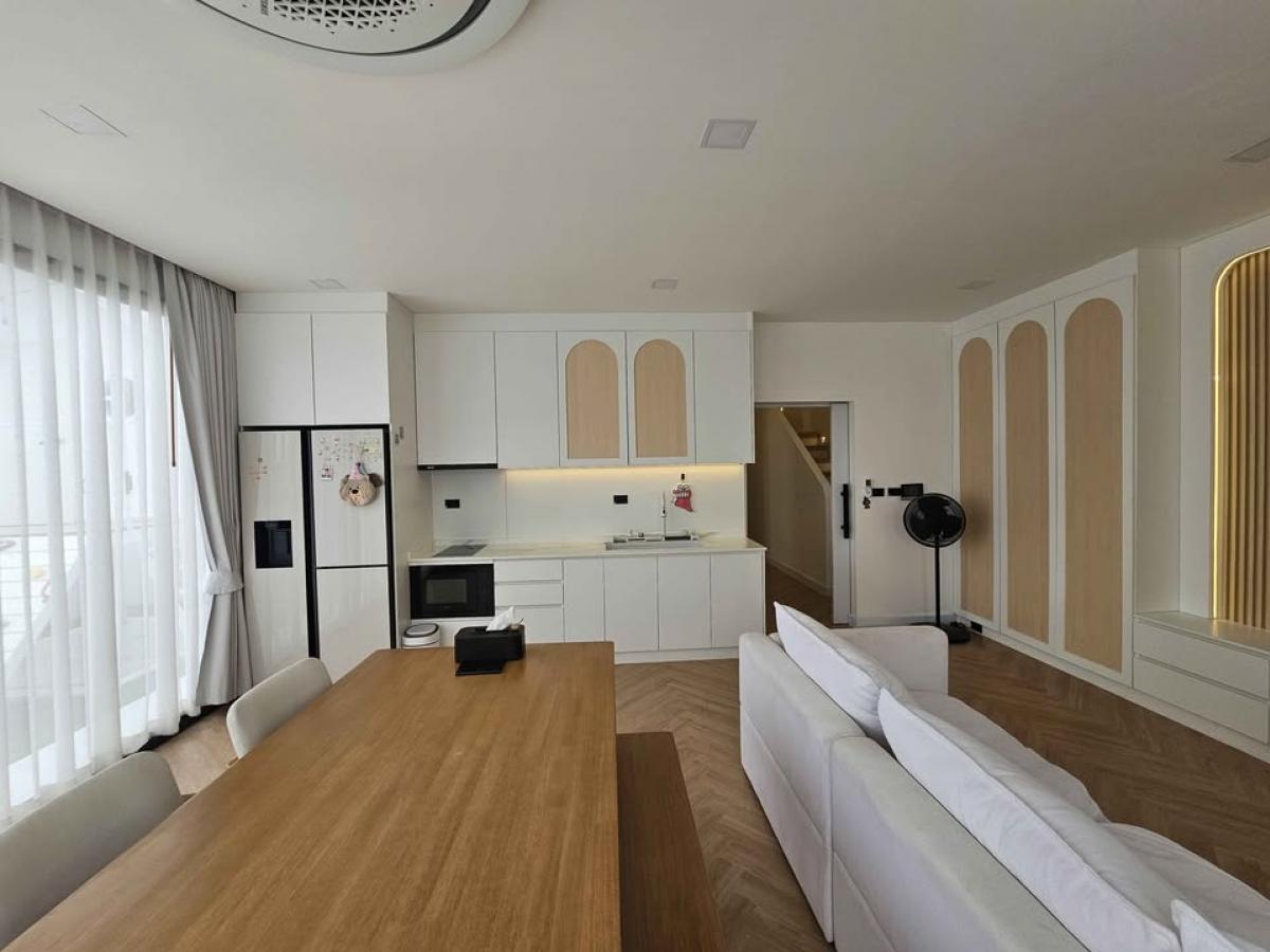 For RentHouseMin Buri, Romklao : Big room, 4 bedrooms, 6 bathrooms, Nakarin Garden Village, ready to move in. Rent comfortably for 85,000 baht/month or own it today!