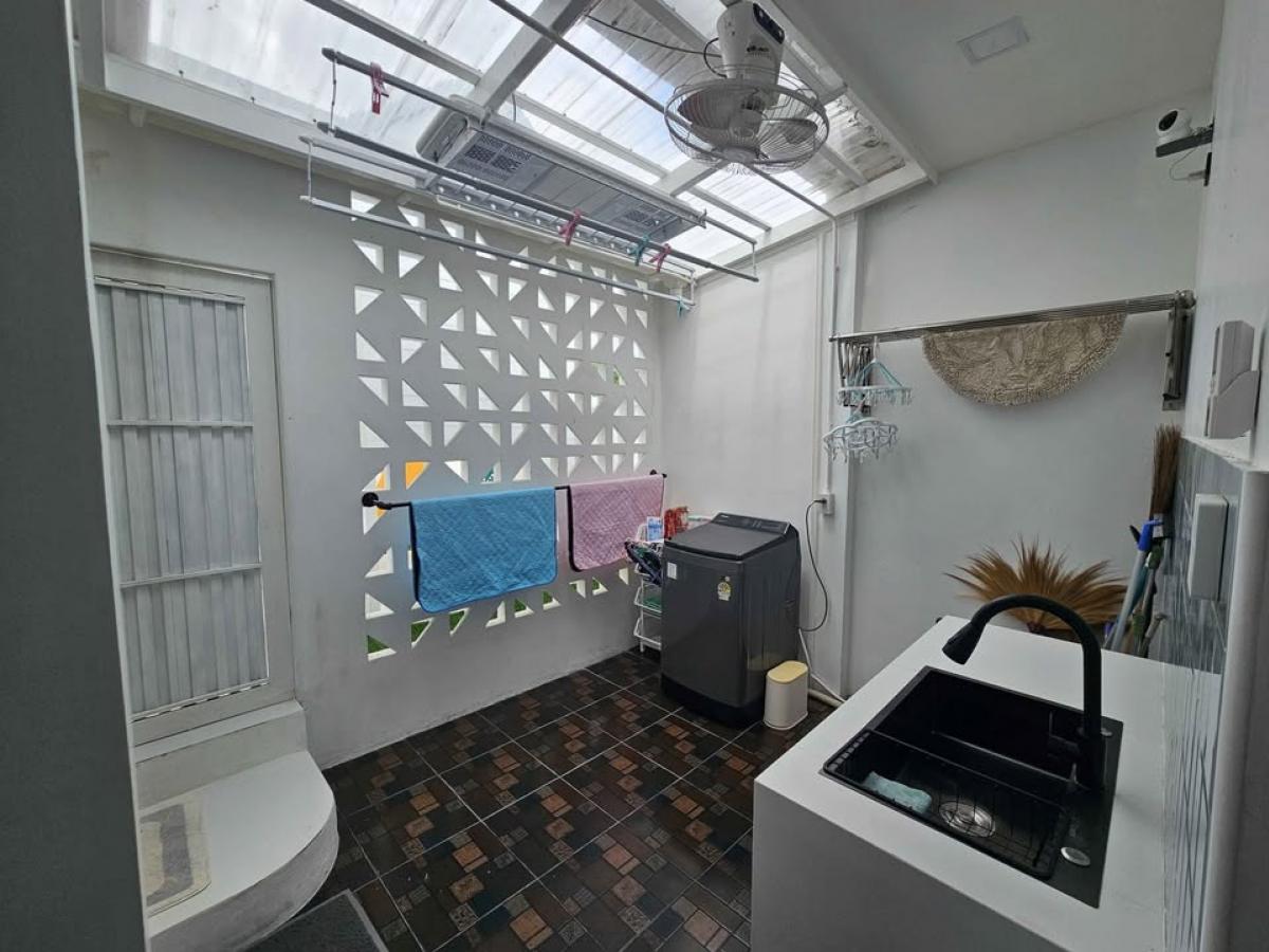 For RentHouseMin Buri, Romklao : Big room, 4 bedrooms, 6 bathrooms, Nakarin Garden Village, ready to move in. Rent comfortably for 85,000 baht/month or own it today!