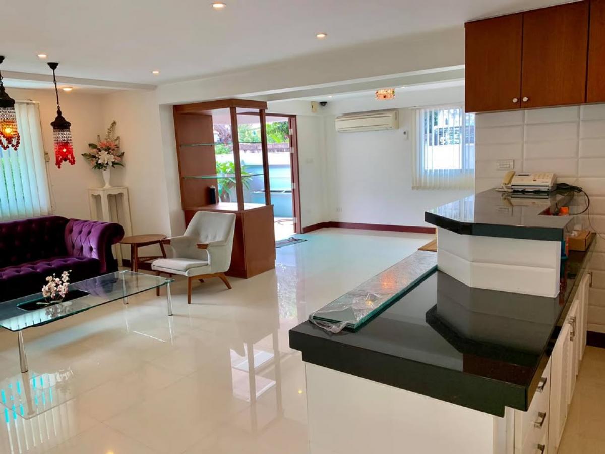 ให้เช่าโฮมออฟฟิศเกษตรศาสตร์ รัชโยธิน : ให้เช่าบ้านโฮมออฟฟิศ 6 ห้องนอน ใจกลางเสนานิคม ใกล้ BTS เสนานิคม จอดรถ 4-5 คัน ราคาพิเศษ 55,000 บาท/เดือน