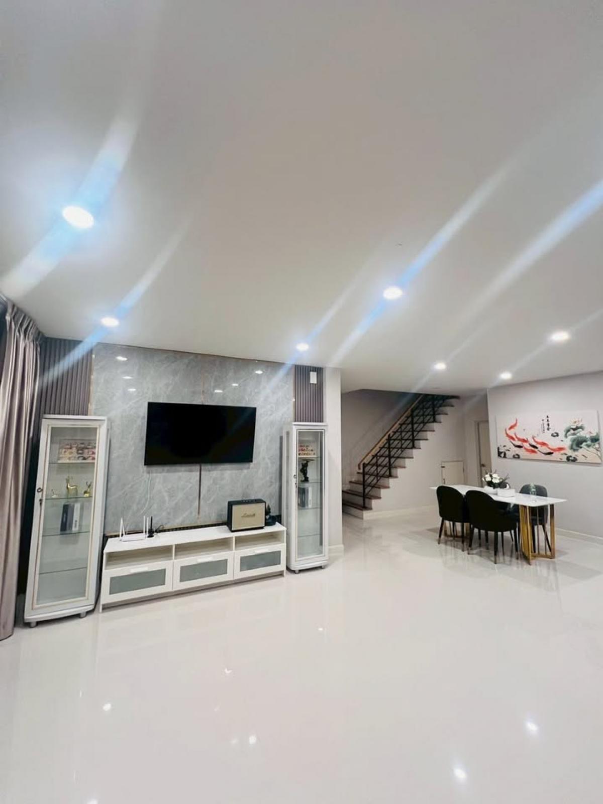 ให้เช่าบ้านวิภาวดี ดอนเมือง หลักสี่ : บ้านเดี่ยว Centro Vibhavadi 4 ห้องนอน เช่าสบาย ใกล้สนามบินดอนเมือง เริ่มต้น 75,000 บ./เดือน