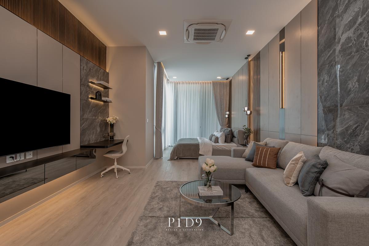 For RentHousePattanakan, Srinakarin : The ultimate luxury townhome with 4 large bedrooms near Bangkok. Wide area of 421 sq m., ready to rent for 400,000 baht per month.