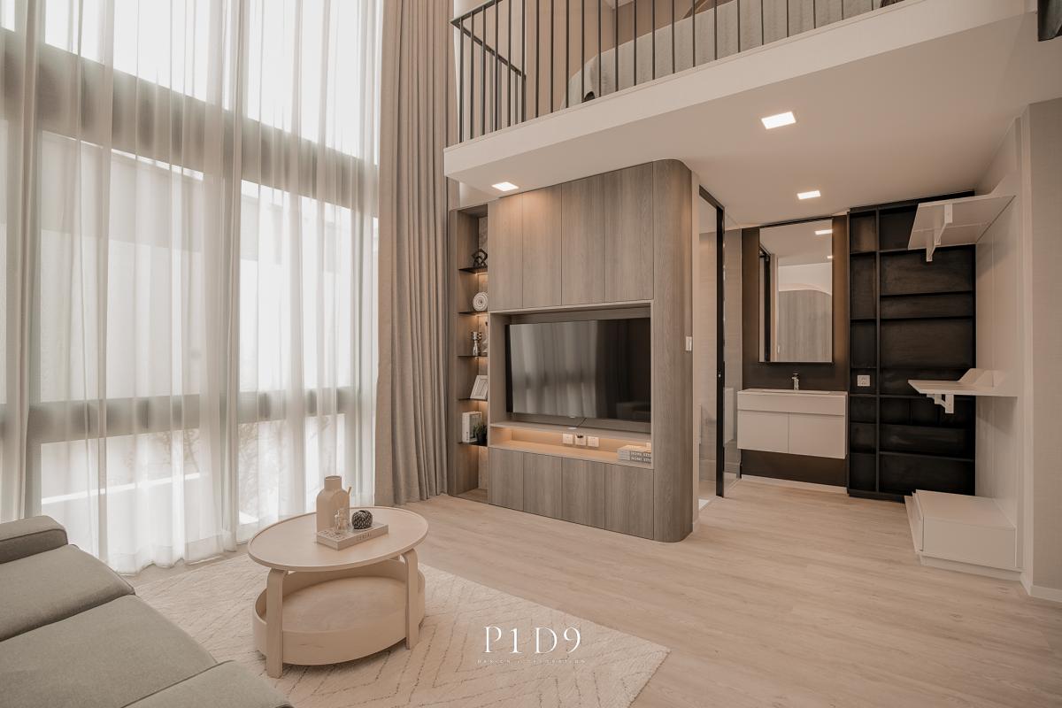 For RentHousePattanakan, Srinakarin : The ultimate luxury townhome with 4 large bedrooms near Bangkok. Wide area of 421 sq m., ready to rent for 400,000 baht per month.