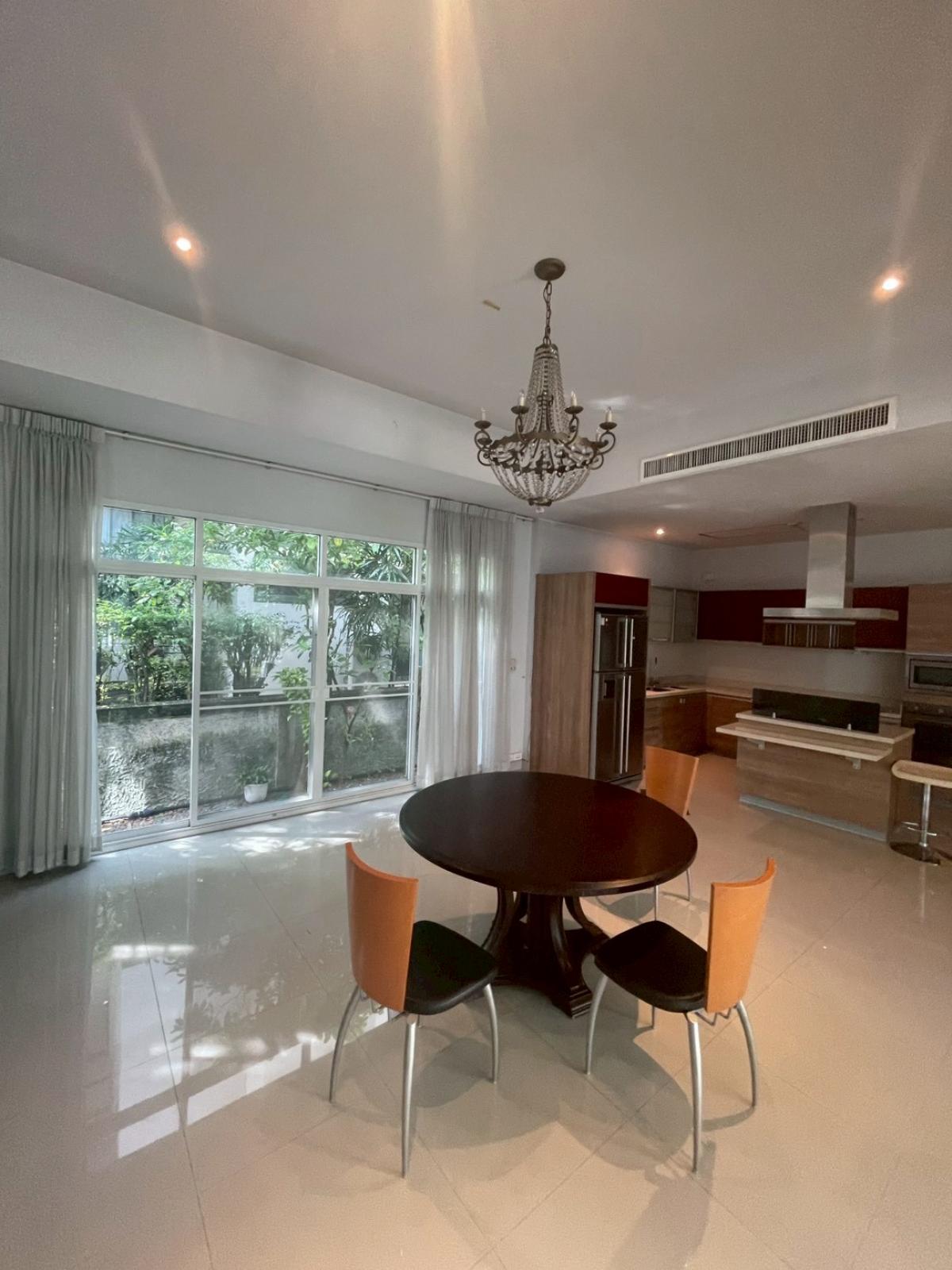 ให้เช่าบ้านพัฒนาการ ศรีนครินทร์ : บ้านใหญ่ใจกลางปุณณพัฒนาการ 4 ห้องนอน 5 ห้องน้ำ พร้อมพื้นที่กว้าง 120 ตร.ว. เช่าหรือซื้อวันนี้ เริ่มต้น 130,000 บาทต่อเดือน พร้อมชีวิตหรูที่คุณคู่ควร!