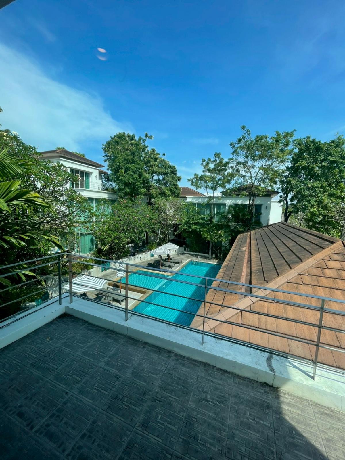 ให้เช่าบ้านพัฒนาการ ศรีนครินทร์ : บ้านใหญ่ใจกลางปุณณพัฒนาการ 4 ห้องนอน 5 ห้องน้ำ พร้อมพื้นที่กว้าง 120 ตร.ว. เช่าหรือซื้อวันนี้ เริ่มต้น 130,000 บาทต่อเดือน พร้อมชีวิตหรูที่คุณคู่ควร!