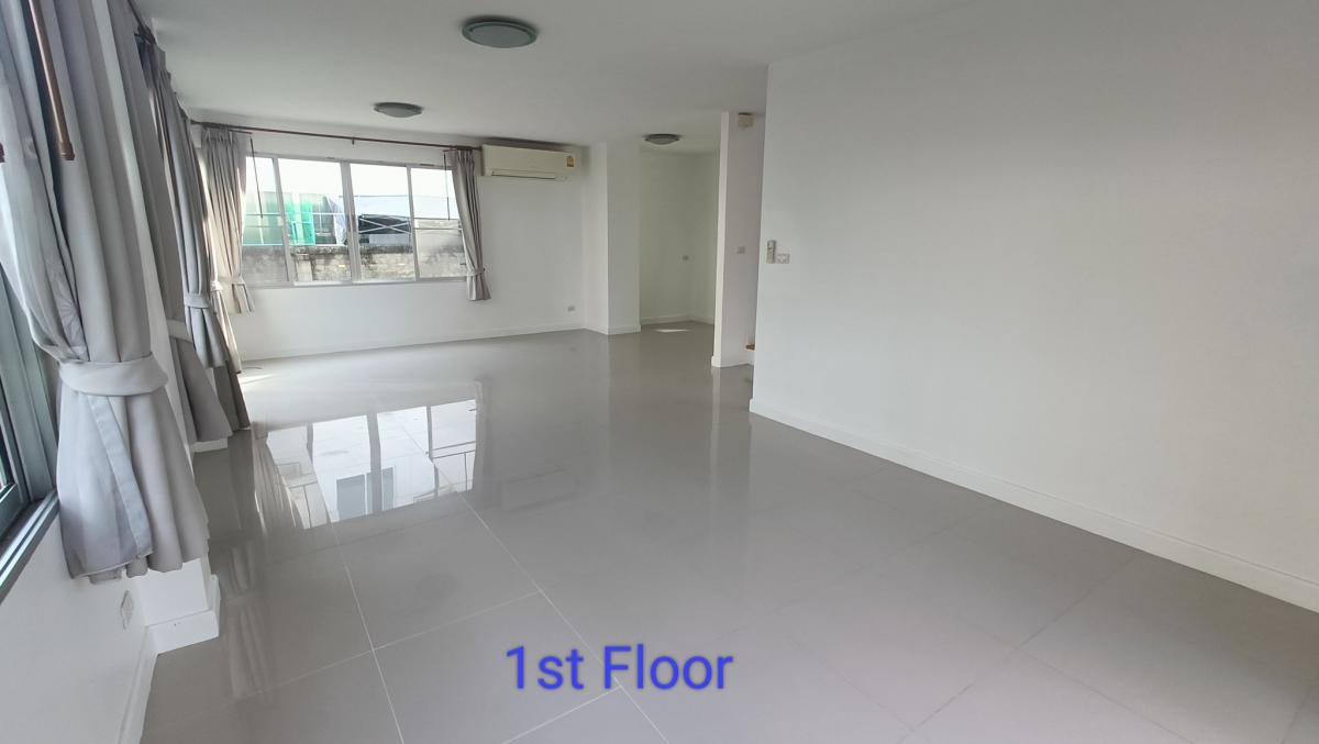 ให้เช่าบ้านลาดกระบัง สุวรรณภูมิ : บ้านใหม่สไตล์มัลดีฟส์ ย่านบางนา-วงแหวน 3 ห้องนอน พร้อมเช่า 30,000 บาทต่อเดือน! พื้นที่กว้าง 167 ตรม. บนที่ดิน 67.7 ตร.ว. ลงตัวทุกการใช้ชีวิต