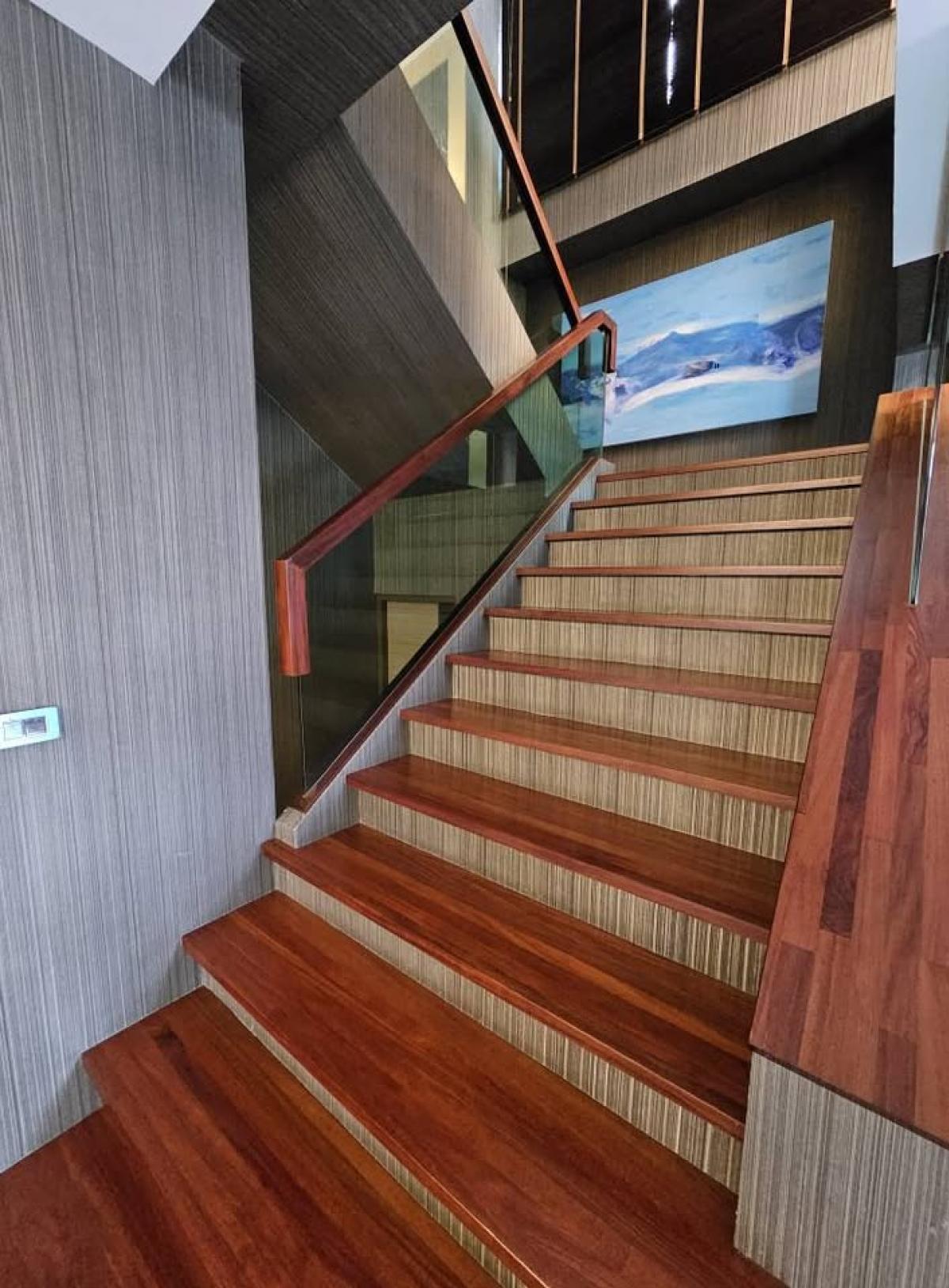 ขายบ้านลาดพร้าว เซ็นทรัลลาดพร้าว : บ้านเดี่ยวหรู The Gallery House Pattern แปลงหัวมุม ใจกลางลาดพร้าว ใกล้เซ็นทรัล เดินทางสะดวก พร้อมสวน ฟิตเนสและสระว่ายน้ำ