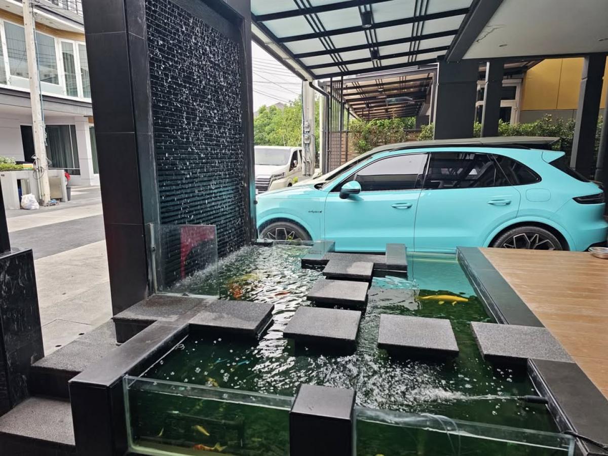 ขายบ้านลาดพร้าว เซ็นทรัลลาดพร้าว : บ้านเดี่ยวหรู The Gallery House Pattern แปลงหัวมุม ใจกลางลาดพร้าว ใกล้เซ็นทรัล เดินทางสะดวก พร้อมสวน ฟิตเนสและสระว่ายน้ำ