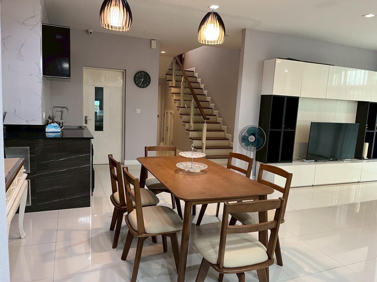 ให้เช่าบ้านพัฒนาการ ศรีนครินทร์ : สวยหรู 4 ห้องนอน ใกล้เซ็นทรัลพระราม 9 พร้อมอยู่ทันที! บ้านเดี่ยวใหญ่ 270 ตร.ม. บนที่ดิน 62 ตร.ว. เช่าถูกเพียง 65,000 บาท/เดือน!