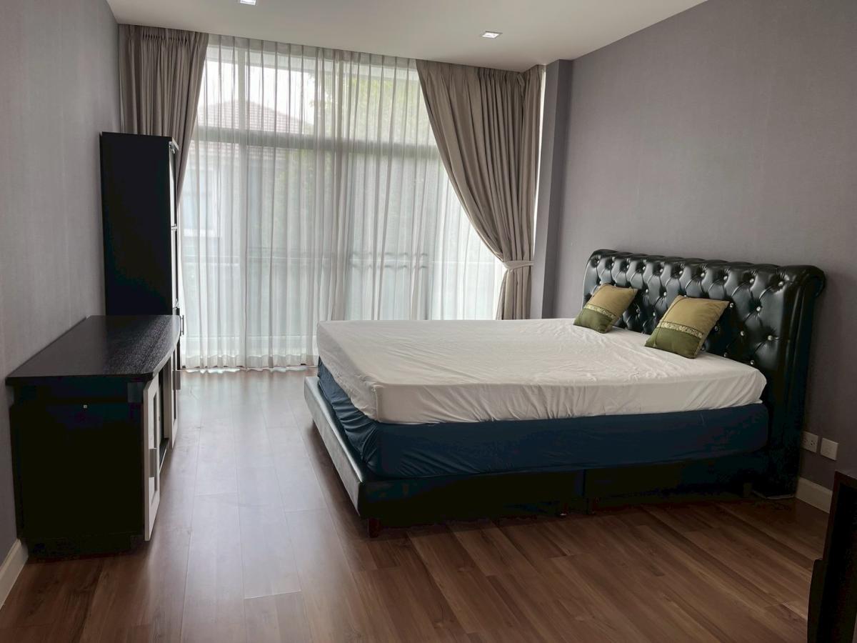 ให้เช่าบ้านพัฒนาการ ศรีนครินทร์ : สวยหรู 4 ห้องนอน ใกล้เซ็นทรัลพระราม 9 พร้อมอยู่ทันที! บ้านเดี่ยวใหญ่ 270 ตร.ม. บนที่ดิน 62 ตร.ว. เช่าถูกเพียง 65,000 บาท/เดือน!