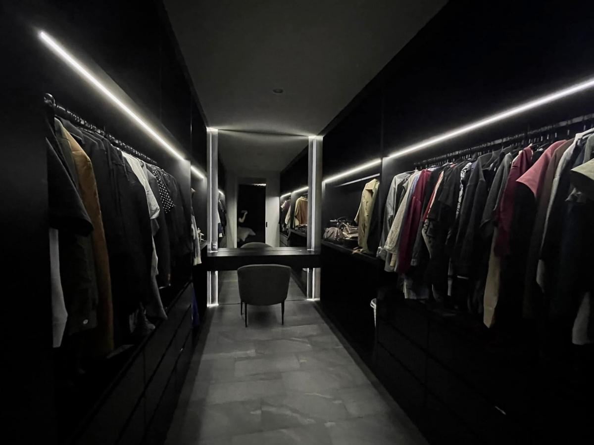 ขายบ้านลาดพร้าว เซ็นทรัลลาดพร้าว : บ้านหรู 3 ห้องนอน พื้นที่กว้าง 460 ตร.ม. พร้อมโฮมออฟฟิศใจกลางพหลโยธิน ลงทุนคุ้ม ราคาพิเศษ 13.99 ล้าน อย่ารอช้า!