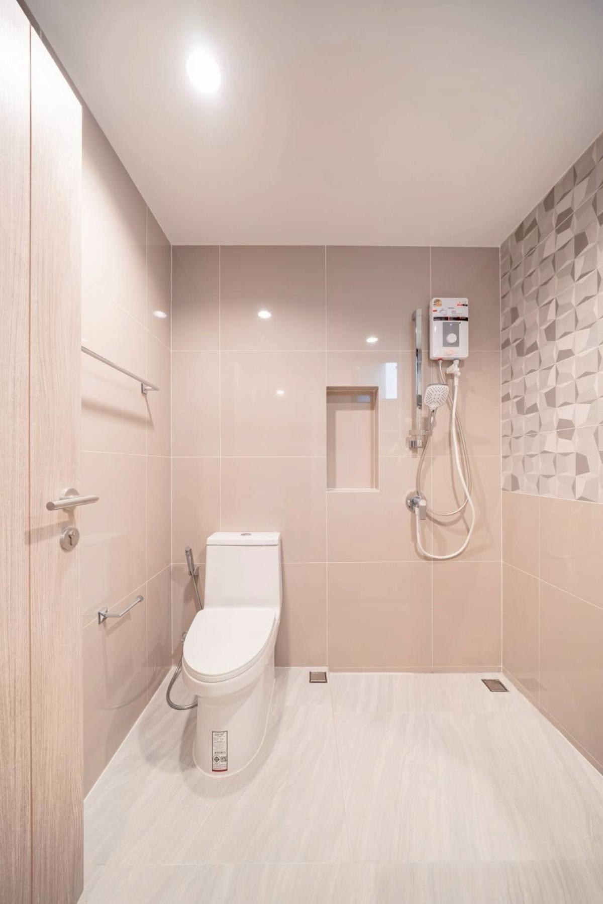 For RentTownhomePattanakan, Srinakarin : Beautiful house Nirvana DEFINE 3 bedrooms near Bangkok-Kreetha. Rent for only 60,000 baht/month, usable area up to 203 sq m.