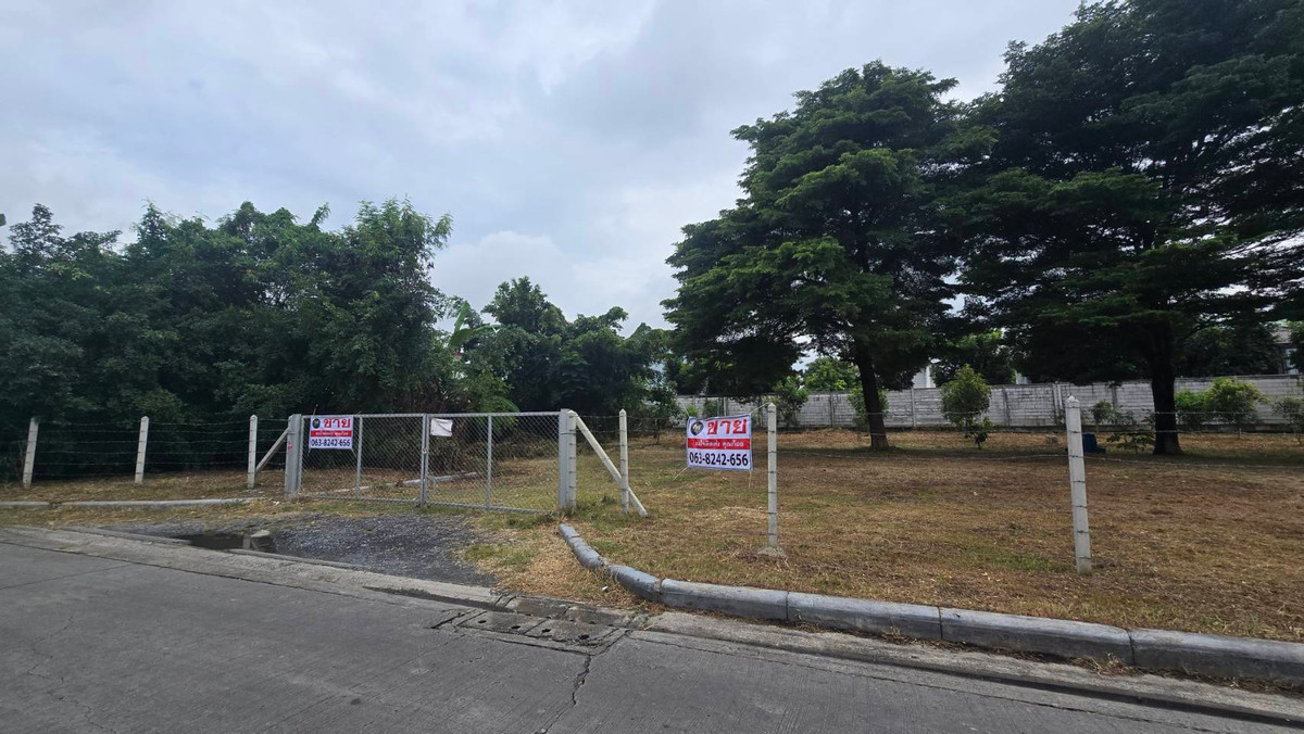 ขายที่ดินนวมินทร์ รามอินทรา : ขายที่ดินถมแล้ว แปลงใหญ่ ทำเลดี ซอยพระยาสุเรนทร์ 21 แยก 3 – คลองสามวา ติดหมู่บ้าน เดอะเซนโทร รามอินทรา109 เนื้อที่ 514 ตารางวา ถมเรียบร้อยแล้ว หน้ากว้าง 48 เมตร ลึก 42 เมตร