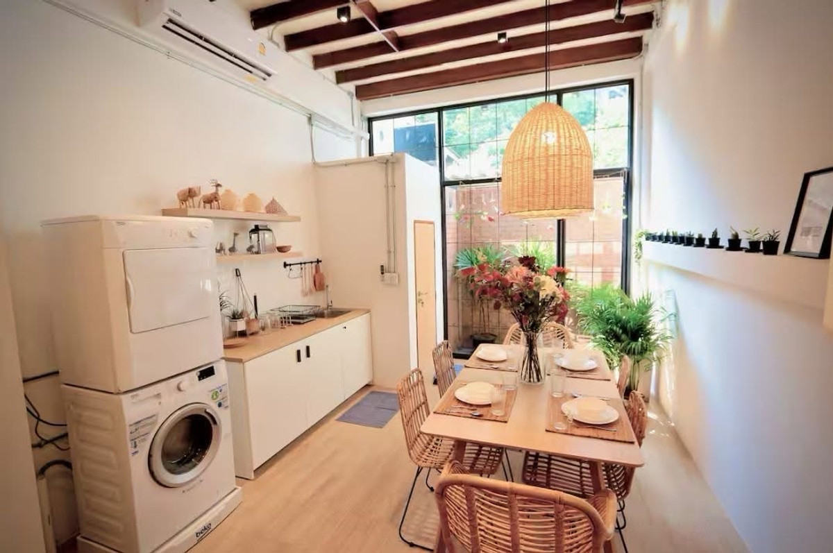 ให้เช่าอาคารพาณิชย์สาทร นราธิวาส : 🐶🐱Pet Friendly Shophouse 🐾 | 2 mins to BTS Surasak | 50K✨