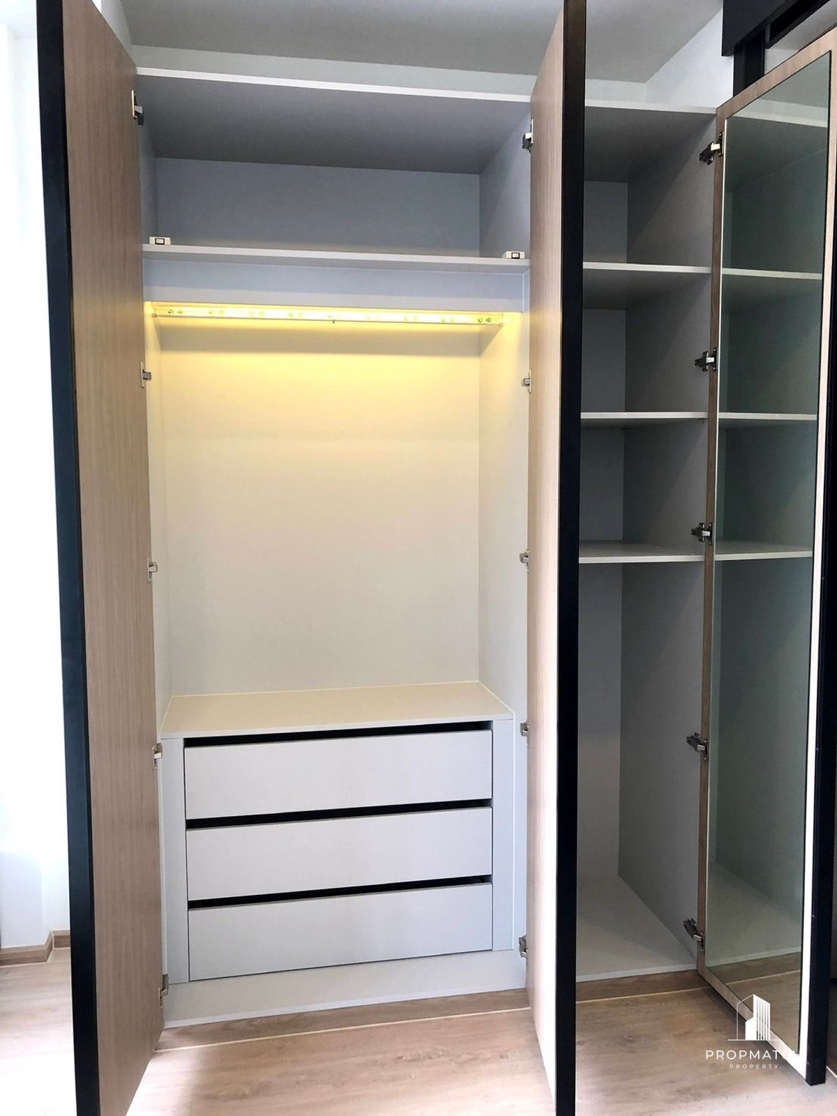 ✨Flash Deal ✨Centric ratchayothin ( Studio Bed 1Bath 25SQM.) พร้อมอยู่ ! เพียง   3,500,000บาท Tel.0981315848 @propmatch Loading...