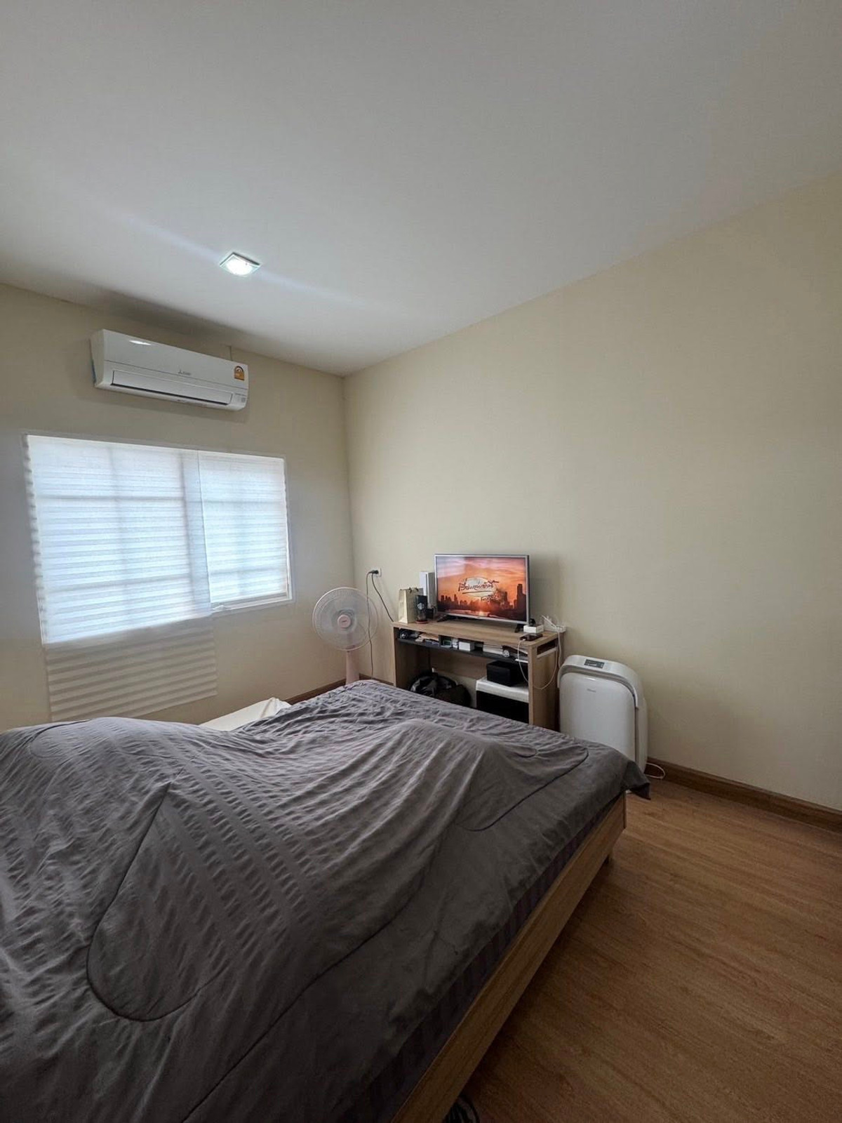 ขายราคาดีที่สุด หมู่บ้านโกลเด้นซิตี้ ปิ่นเกล้า-จรัญฯ ทำเลดี เข้าออกสะดวก ใกล้พระราม 7 / ปิ่นเกล้า / ซังฮี้ / พระราม 5 / ราชพฤกษ์ ติดแหล่งช้อปปิ้งและโรงพยาบาล ตอบไว 064-974-2441 Loading...