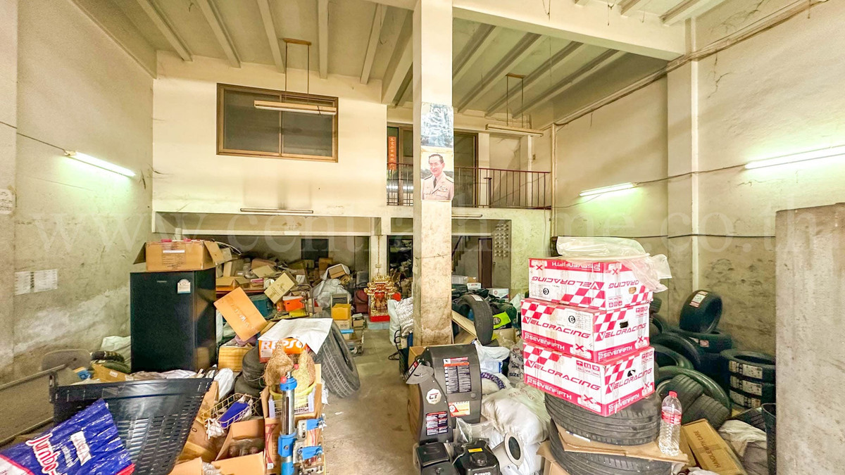 Commercial building, 3.5 floors, 2 units, Phahonyothin 78, near Rangsit Hospital. Loading...