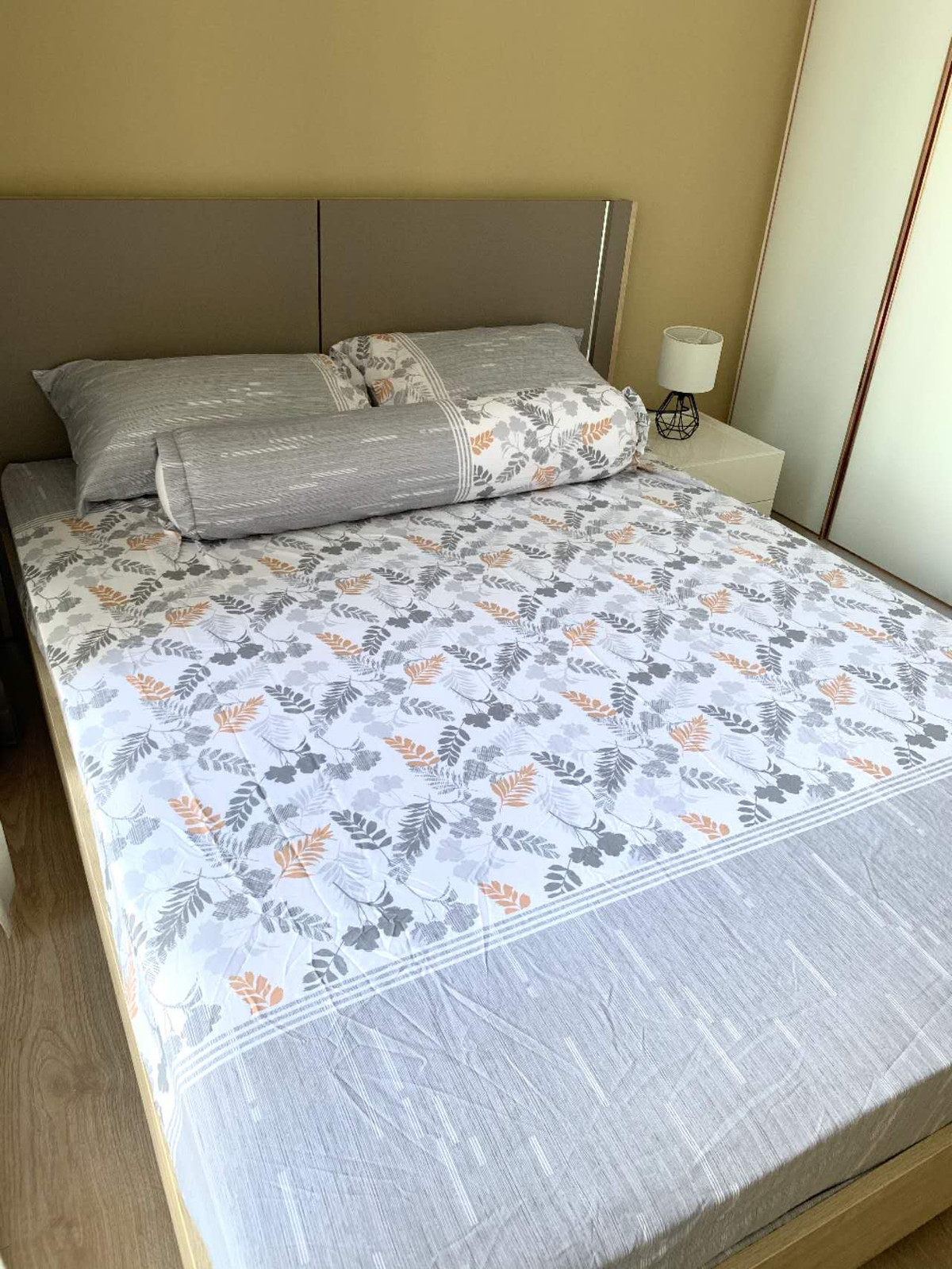 For RentCondoSukhumvit, Asoke, Thonglor :  Noble B19, fully furnished, 2bed room 42000thb,ready to move in, near MRT Sukhumvit and BTS Asok.