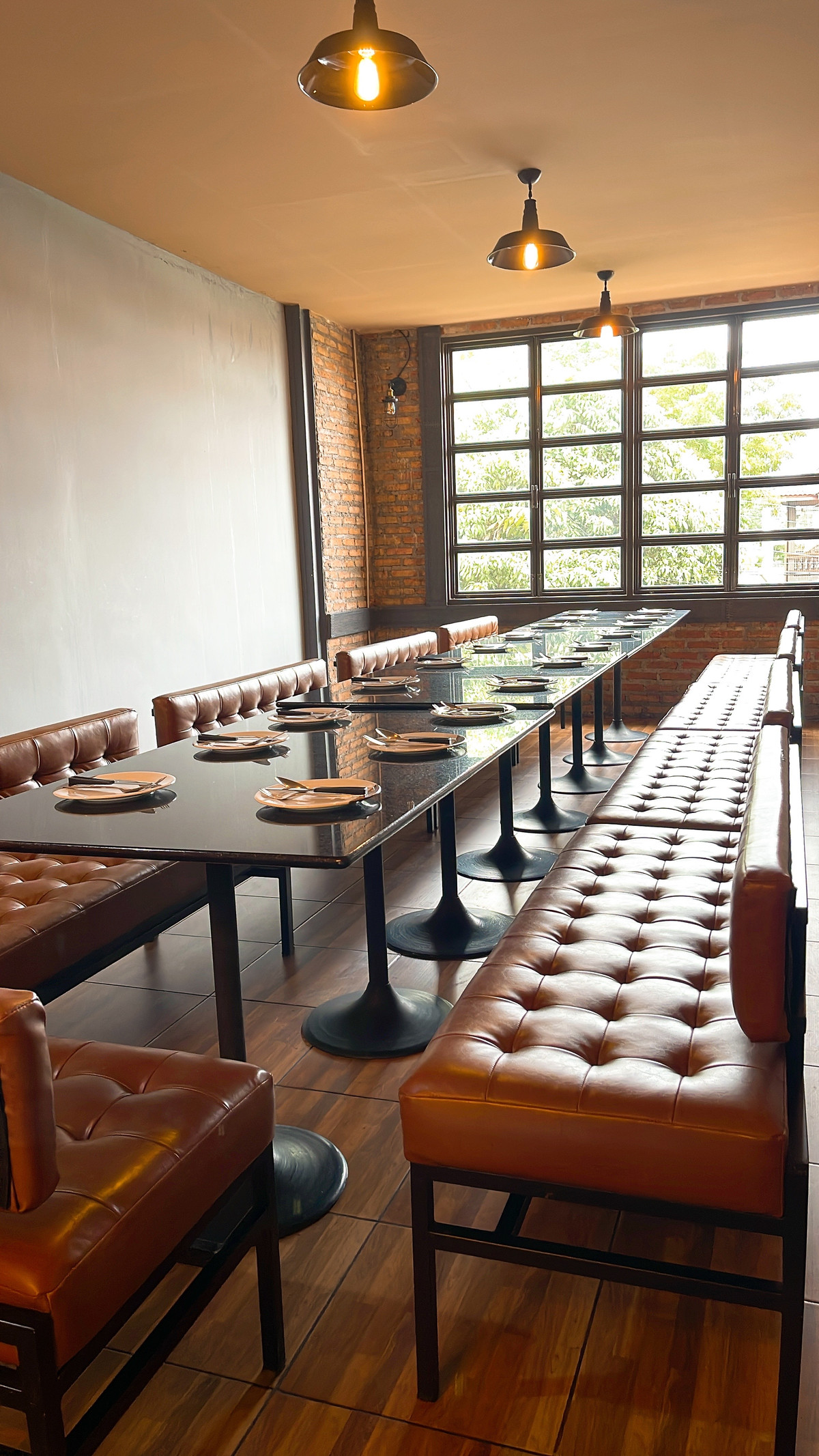 Restaurant/cafe business for sale In Soi Phatthanakan 53 Loading...