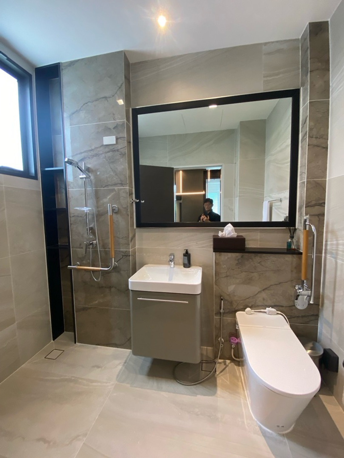 ขายบ้านสุขุมวิท อโศก ทองหล่อ : ขายด่วน! บ้านเดี่ยวหรูมีระดับ ใก้ลทางขึ้นทางด่วน ใกล้สถานีรถไฟฟ้า สุขุมวิท-แยกบางนา การเดินทางสะดวก