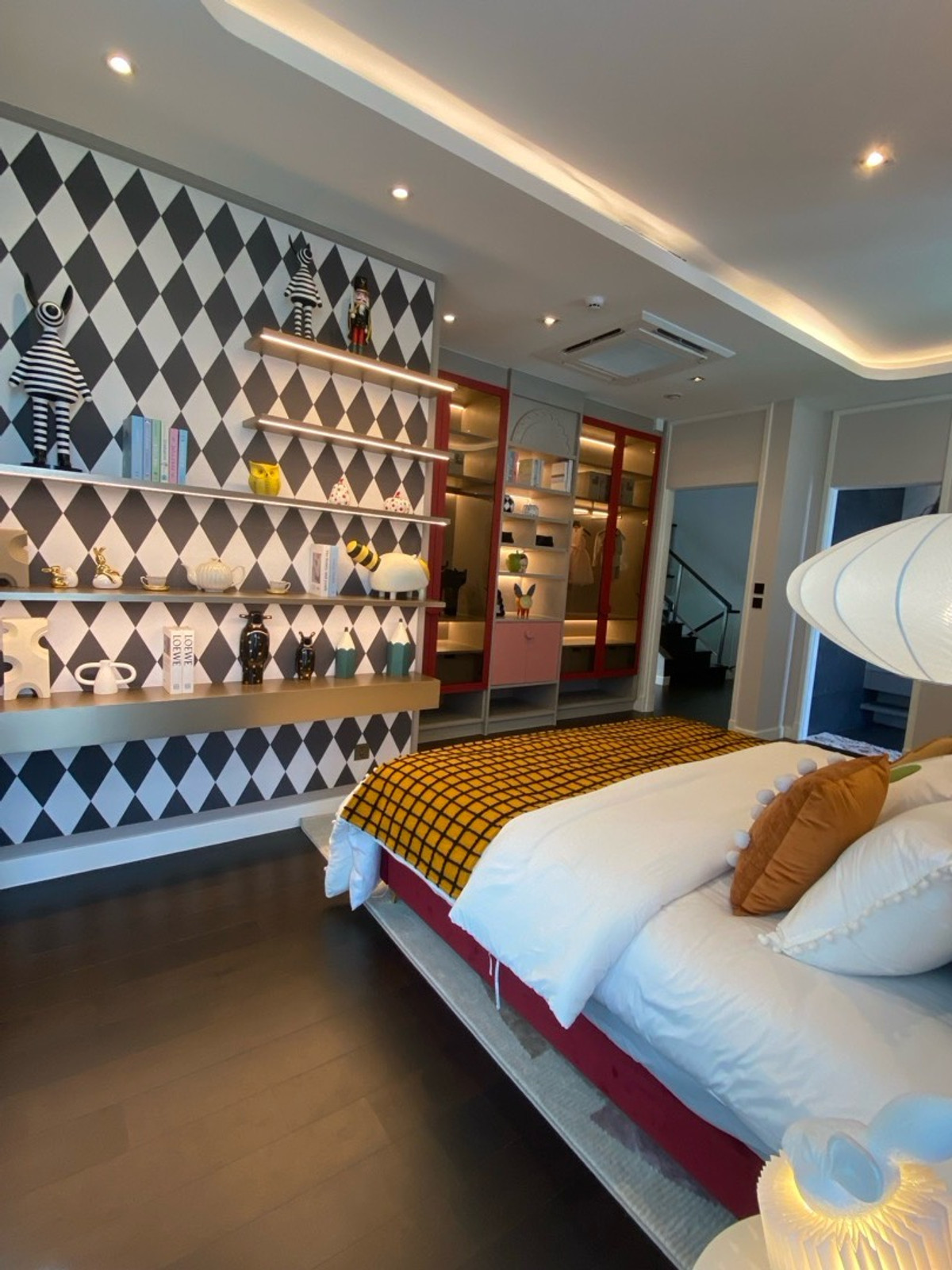 ขายบ้านสุขุมวิท อโศก ทองหล่อ : ขายด่วน! บ้านเดี่ยวหรูมีระดับ ใก้ลทางขึ้นทางด่วน ใกล้สถานีรถไฟฟ้า สุขุมวิท-แยกบางนา การเดินทางสะดวก