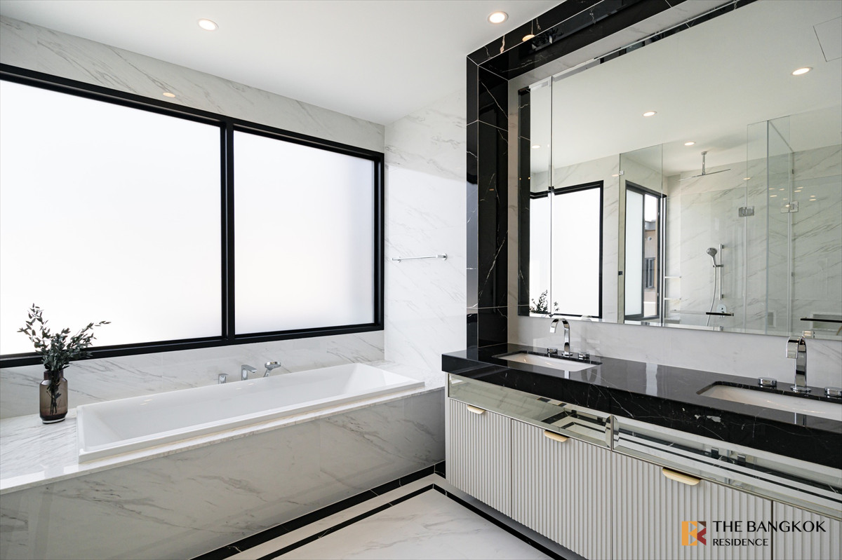 ขายบ้านพัฒนาการ ศรีนครินทร์ : 💎 Cinq Royal Krungthep Kreetha - บ้านเดี่ยว Super Luxury พร้อมลิฟต์ส่วนตัว ฮวงจุ้ยดี  เฟอร์ครบ  💎 