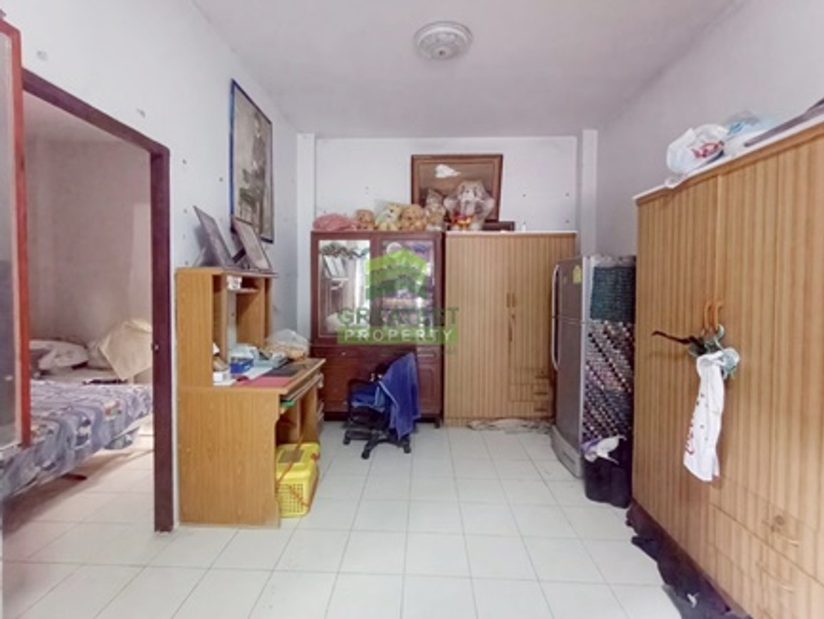 Temsiri Village 1, Mitmaitri, Nong Chok, urgent sale, 2-story semi-detached house, area 36 sq m, edge plot, good location, lots of usable space. Loading...