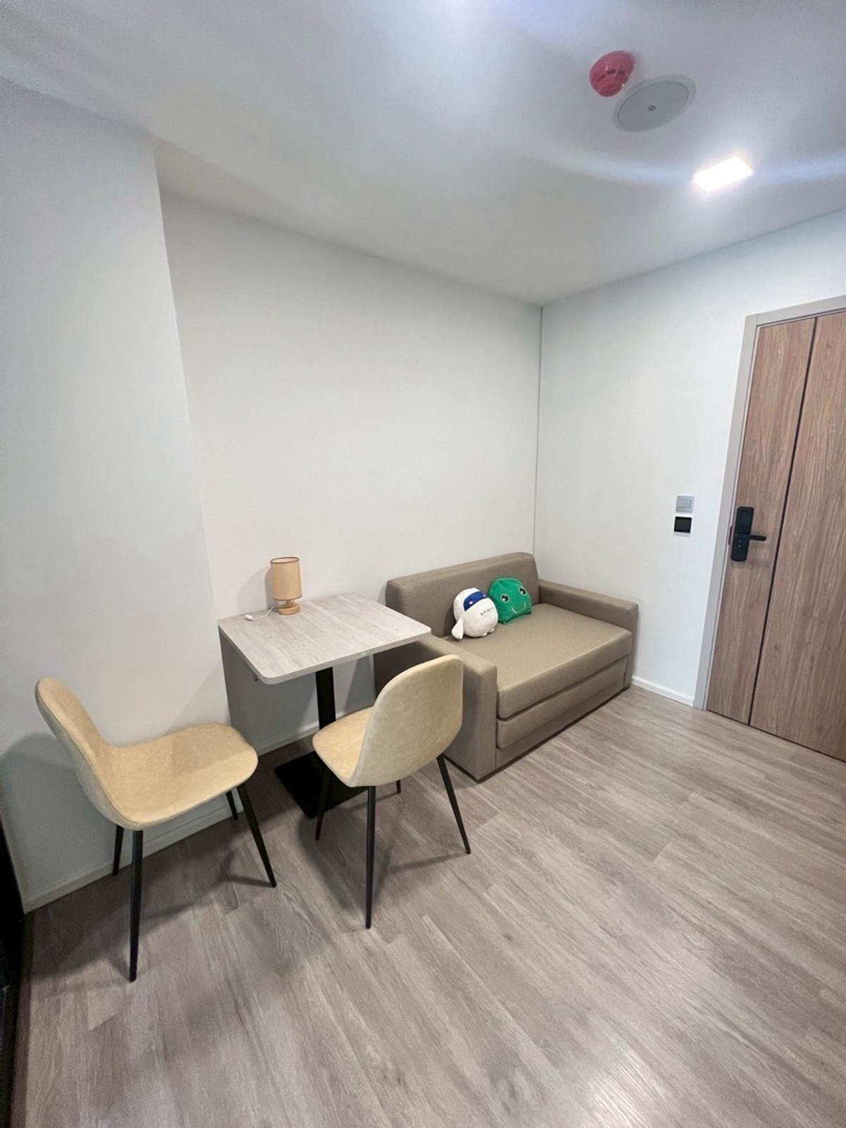 ให้เช่าคอนโดแจ้งวัฒนะ เมืองทอง : ให้เช่า‼️Atmoz portrait Srisamarn 
ชั้น 5 (ห้องมุม) 26 ตรม. 
🔥ห้องใหม่มากกก🔥10,000/month