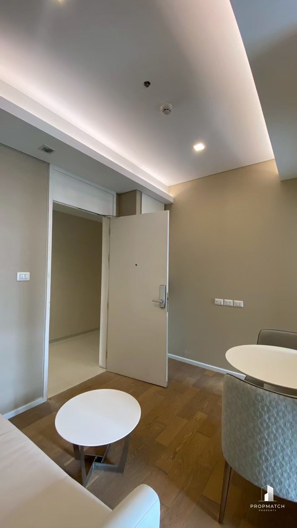 ✨Flash Deal ✨The Saint Residences (Studio Bed 1Bath 29.97SQM.) Ready to move in! Only 2,790,000 baht Tel.0981315848 @propmatch Loading...