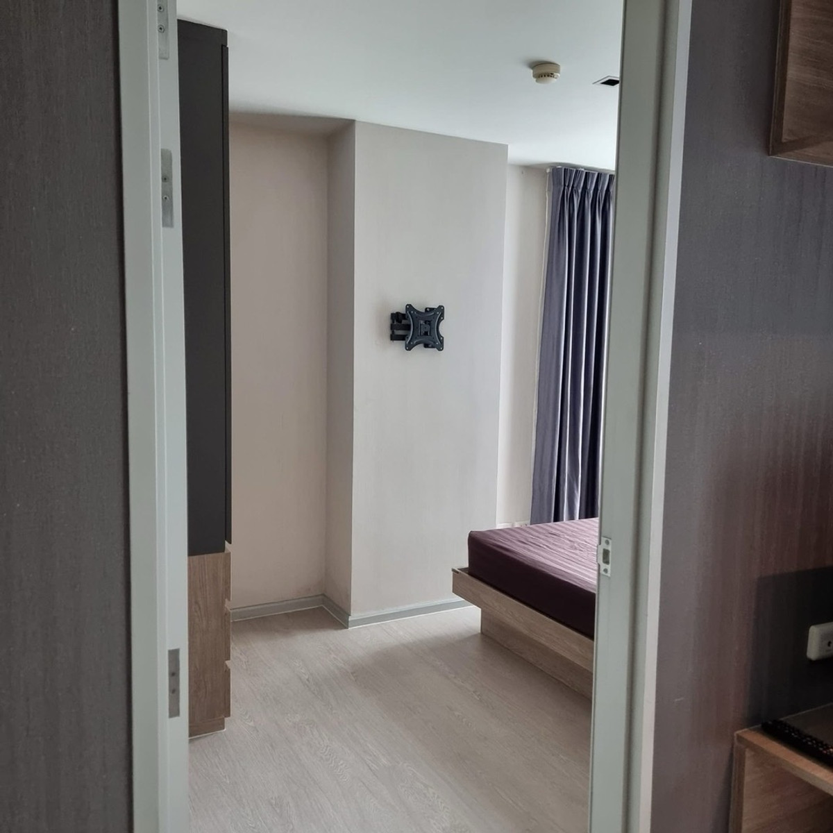 For RentCondoBangna, Bearing, Lasalle : Condo for rent, The Aspen, Lasalle, room size 35 sq m, 3rd floor, north side, swimming pool view, corner room, high privacy. Fully furnished Good UV protection curtain