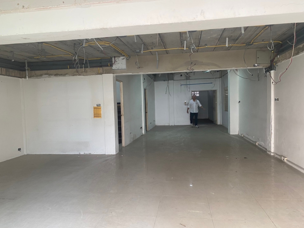 Spacious, large home office 45 sq m, width 6 meters | Commercial/office location | Through Lat Phrao 122/Ramkhamhaeng 65 | Only 4.9 million! Loading...