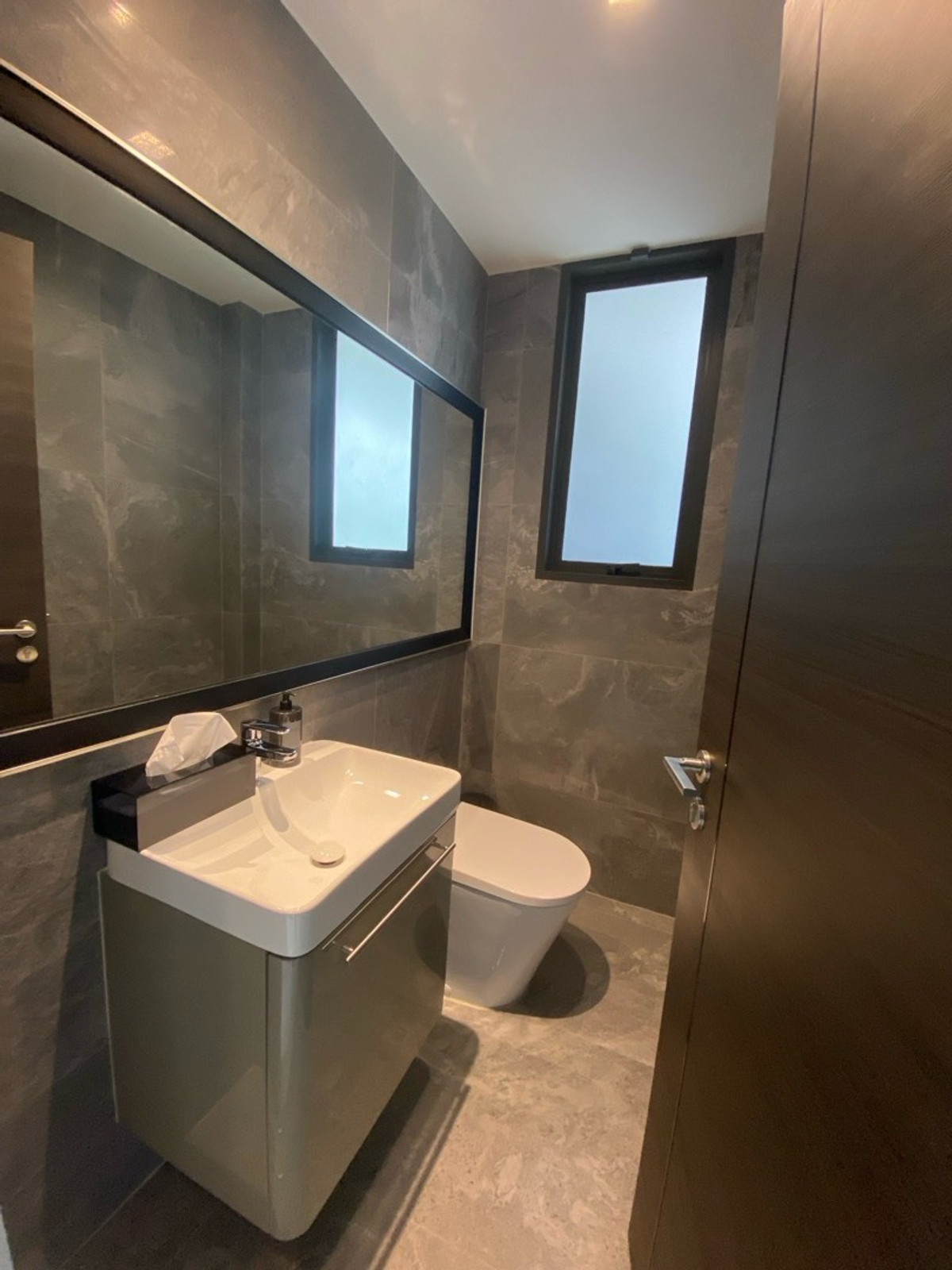 ขายบ้านสุขุมวิท อโศก ทองหล่อ : ขายด่วน! บ้านเดี่ยวหรูมีระดับ ใก้ลทางขึ้นทางด่วน ใกล้สถานีรถไฟฟ้า สุขุมวิท-แยกบางนา การเดินทางสะดวก