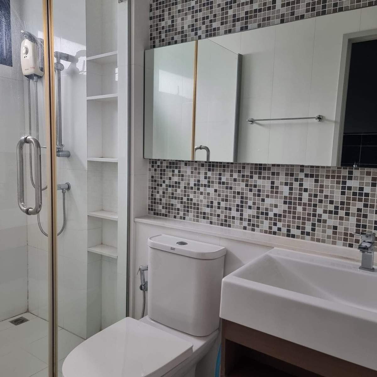 For RentCondoBangna, Bearing, Lasalle : Condo for rent, The Aspen, Lasalle, room size 35 sq m, 3rd floor, north side, swimming pool view, corner room, high privacy. Fully furnished Good UV protection curtain