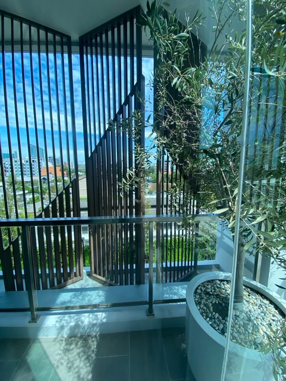 ขายบ้านสุขุมวิท อโศก ทองหล่อ : ขายด่วน! บ้านเดี่ยวหรูมีระดับ ใก้ลทางขึ้นทางด่วน ใกล้สถานีรถไฟฟ้า สุขุมวิท-แยกบางนา การเดินทางสะดวก