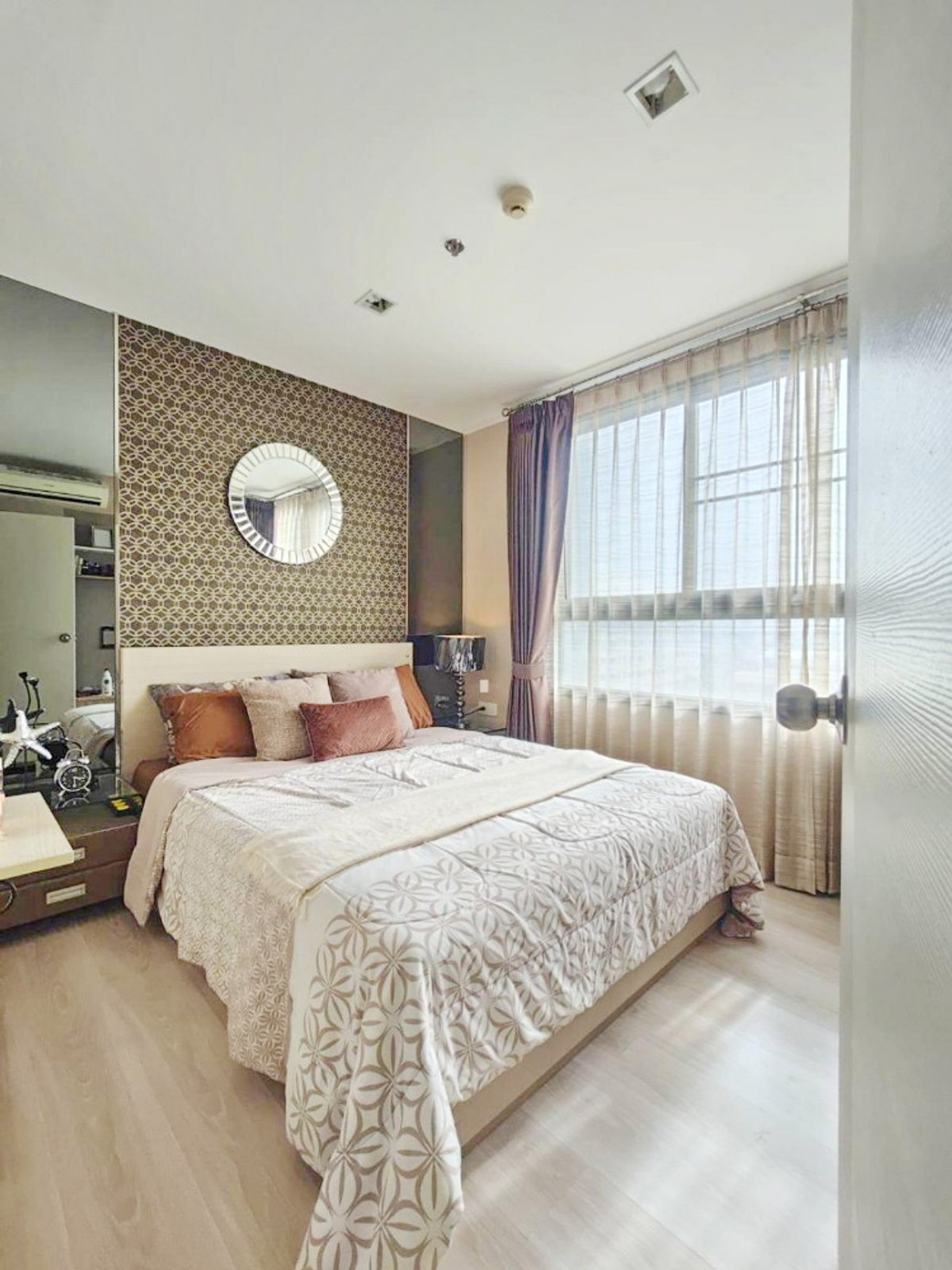 For SaleCondoRattanathibet, Sanambinna : For sale: Skyline Rattanathibet, Skyline Rattanathibet, corner room, same floor as the common area.