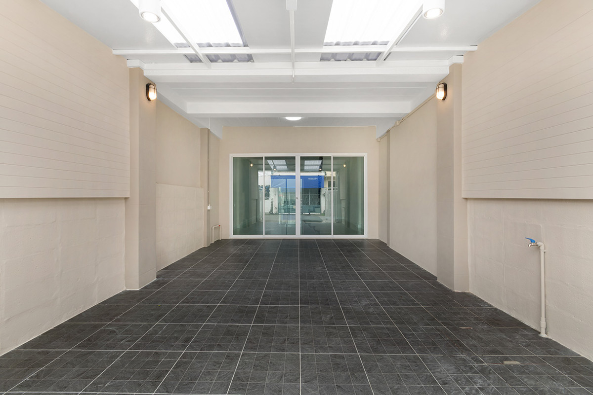 Newly decorated 2-story townhome, Soi Rewadee 57, Intersection 4, near Khae Rai Intersection, Purple Line. Loading...