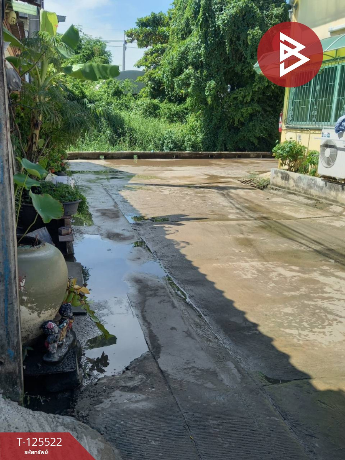 For sale/rent 2-story townhouse, area 16 sq m, Phra Samut Chedi, Samut Prakan. Loading...