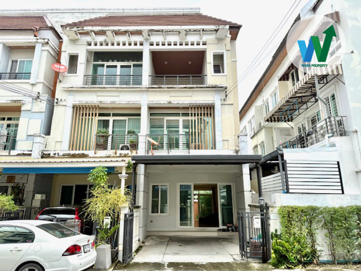 For SaleTownhomePattanakan, Srinakarin : Townhome for sale Srinakarin Baan Klang Muang Urbanion, behind the edge, new condition, wide area, near the MRT Yellow Line, Suvarnabhumi Airport.