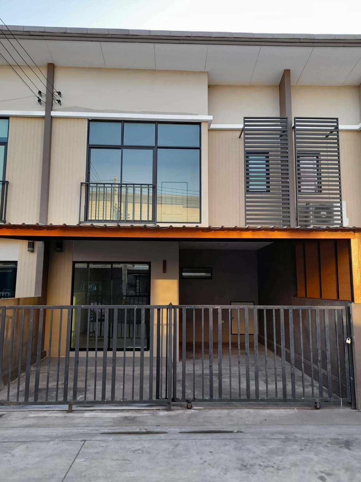 For SaleTownhomePattaya, Bangsaen, Chonburi : Beston Village / 3 Bedrooms (For Sale), Beston Village / 3 Bedrooms (FOR SALE) MAYC042